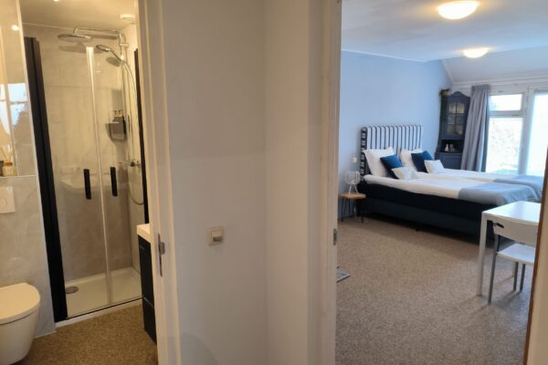 kamer 5 begane grond slaapkamer met badkamer
